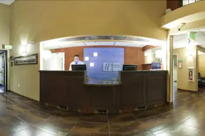 Photo 3 - Holiday Inn Express Hotel & Suites Raton by IHG
