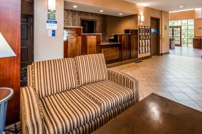 Photo 4 - Best Western Plus The Inn & Suites At The Falls