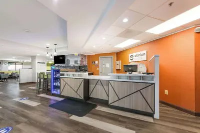 Photo 4 - Clarion Pointe Greensboro Airport
