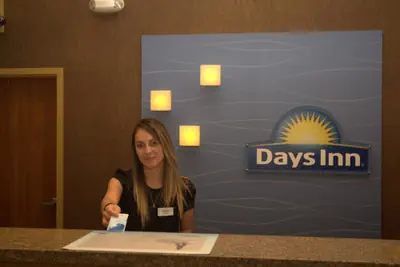 Photo 3 - Days Inn by Wyndham Tulsa Central