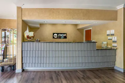 Photo 3 - Clarion Pointe Medford