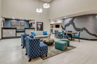 Photo 2 - Clarion Pointe