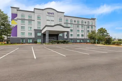 Photo 2 - Spark by Hilton Rock Hill