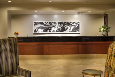 Photo 4 - The Paramount Hotel