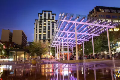 Photo 2 - The Paramount Hotel