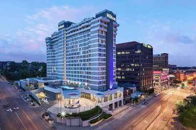 Photo 2 - Hilton Kansas City Country Club Plaza