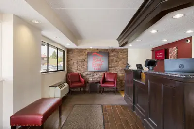 Photo 3 - Red Roof Inn Grand Rapids Airport