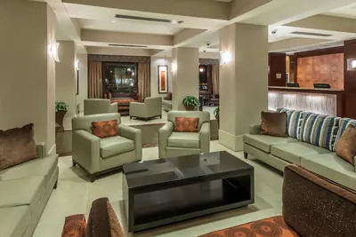 Photo 5 - Embassy Suites by Hilton Alexandria Old Town