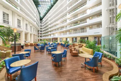 Photo 4 - Embassy Suites by Hilton Alexandria Old Town