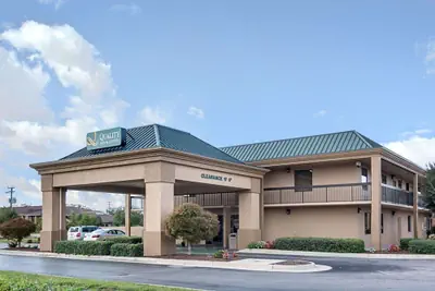 Photo 2 - Quality Inn & Suites Franklin