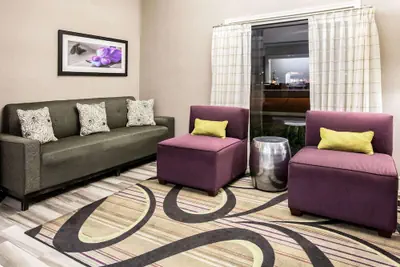 Photo 5 - La Quinta Inn by Wyndham Dallas Uptown
