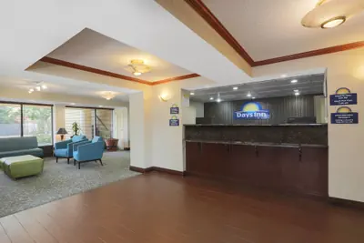 Photo 4 - Days Inn by Wyndham Newark Wilmington
