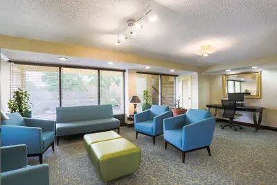 Photo 2 - Days Inn by Wyndham Newark Wilmington