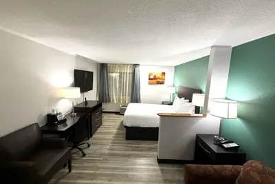 Photo 3 - Baymont Inn & Suites by Wyndham Newton IA
