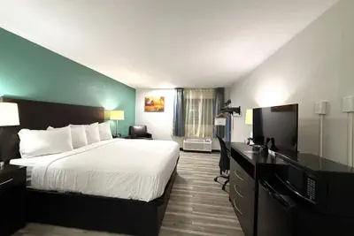 Photo 4 - Baymont Inn & Suites by Wyndham Newton IA