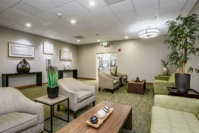 Photo 5 - Wyndham Garden Fresno Yosemite Airport
