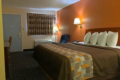 Photo 3 - Americas Best Value Inn Sullivan