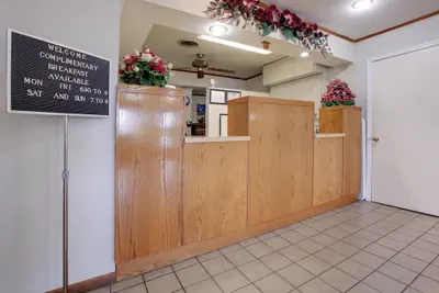 Photo 2 - Americas Best Value Inn Sullivan
