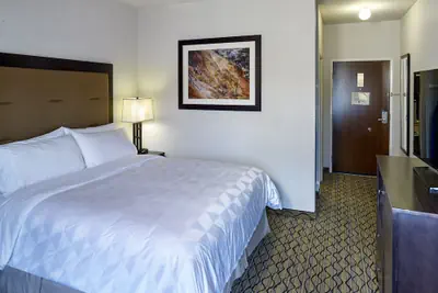 Photo 3 - Holiday Inn West Yellowstone by IHG.