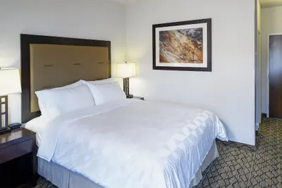 Photo 4 - Holiday Inn West Yellowstone by IHG.