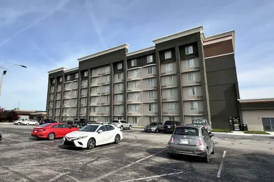 Photo 2 - La Quinta Inn & Suites by Wyndham Indianapolis South