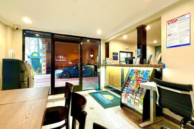 Photo 4 - Days Inn by Wyndham Los Angeles LAX/South Bay/Beach City LA