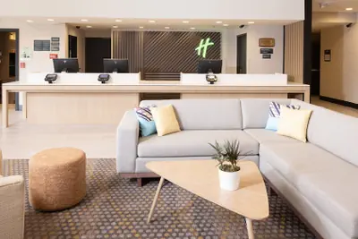 Photo 2 - Holiday Inn Santa Ana-Orange Co. Arpt by IHG