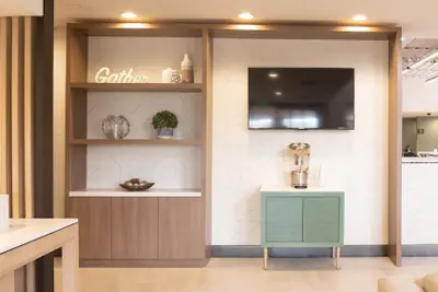 Photo 3 - Holiday Inn Santa Ana-Orange Co. Arpt by IHG