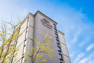 Photo 2 - Crowne Plaza Newark Airport by IHG