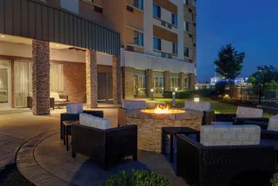 Photo 2 - Courtyard by Marriott St. Louis St. Peters