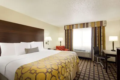 Photo 5 - Baymont by Wyndham Salina