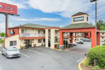 Photo 2 - Days Inn by Wyndham Federal Way