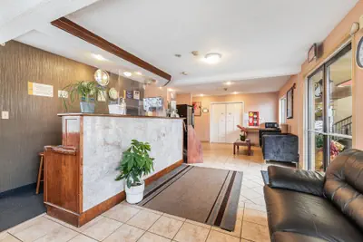 Photo 4 - Days Inn by Wyndham Federal Way