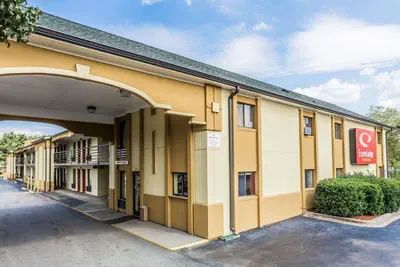 Photo 2 - Econo Lodge Inn & Suites Matthews - Charlotte