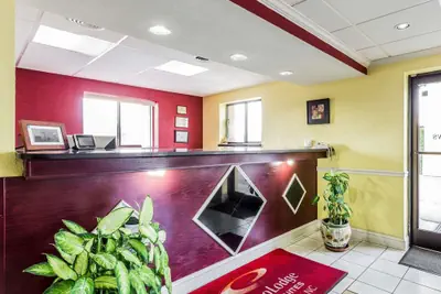Photo 4 - Econo Lodge Inn & Suites Matthews - Charlotte