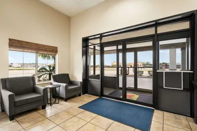 Photo 5 - Super 8 by Wyndham Gulfport Airport NW/Near Biloxi