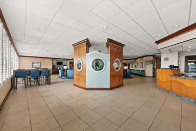 Photo 4 - Comfort Inn On the Ocean