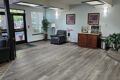 Photo 4 - Quality Inn & Suites Vancouver North