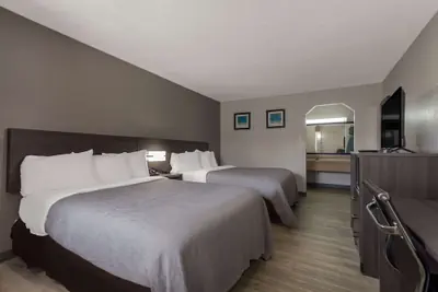 Photo 3 - Quality Inn Charleston - West Ashley
