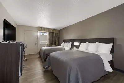 Photo 4 - Quality Inn Charleston - West Ashley