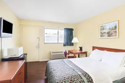 Photo 4 - Days Inn by Wyndham Athens
