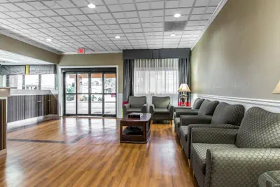 Photo 4 - Quality Inn Savannah Midtown