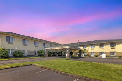 Photo 2 - Comfort Suites Near Vancouver Mall