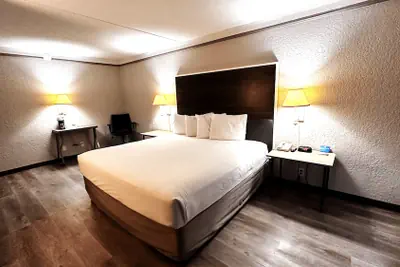 Photo 4 - Sulphur Extended Stay
