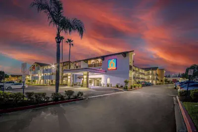 Photo 2 - Motel 6 Ontario, CA - Convention Center - Airport