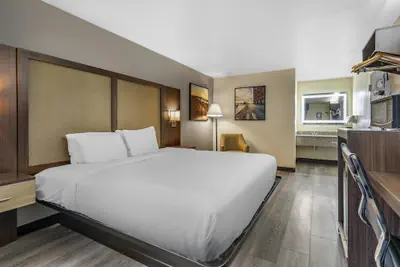 Photo 2 - Best Western Salisbury Plaza