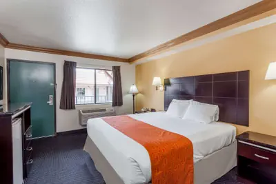 Photo 5 - Howard Johnson by Wyndham Norco