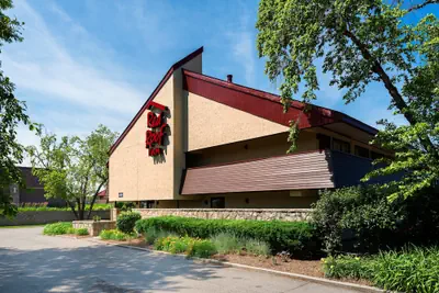 Photo 2 - Red Roof Inn Rockford East – Casino District