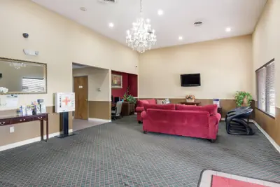 Photo 4 - Econo Lodge Inn & Suites Knoxville East