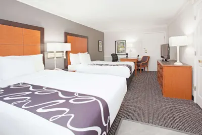 Photo 3 - La Quinta Inn by Wyndham Denver Golden